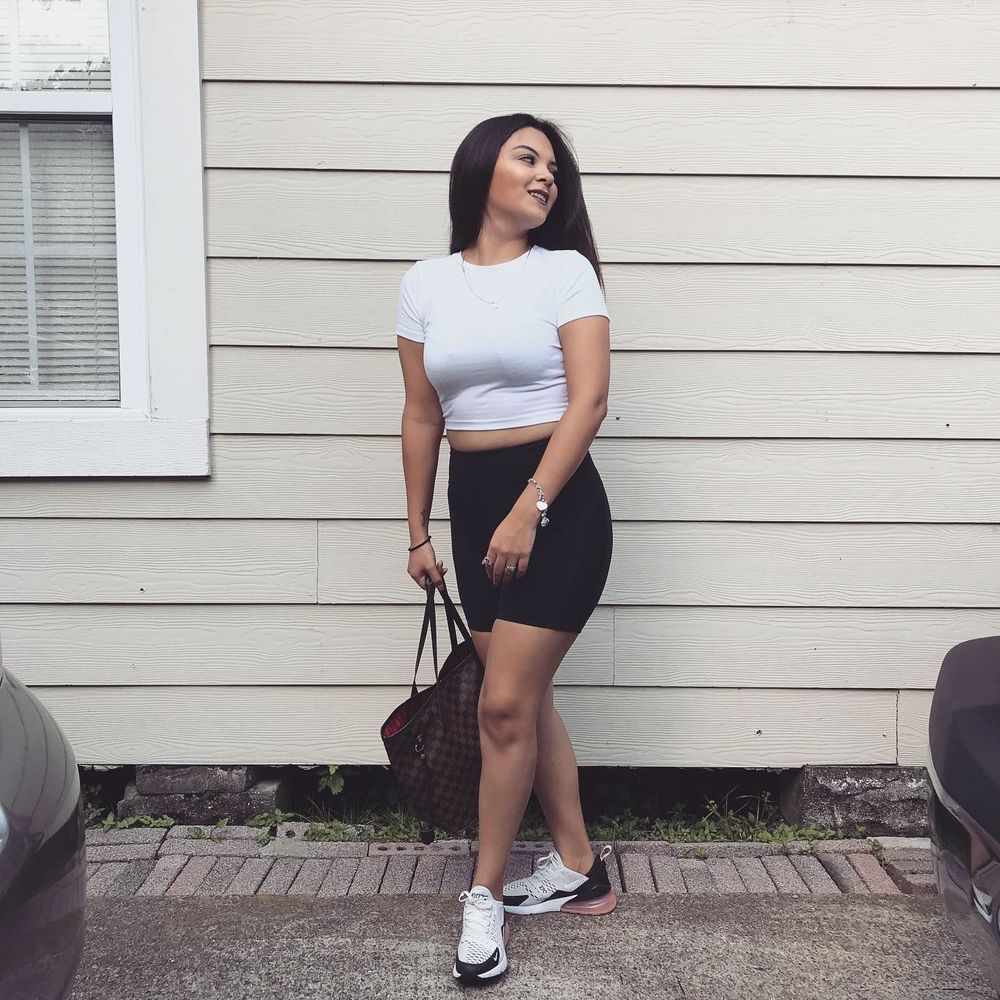 Meet your Posher, Nydia